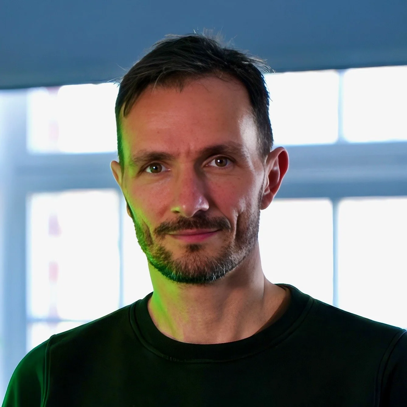 Bild vo Raphael Schweda, Geschäftsführer der HENARA GmbH